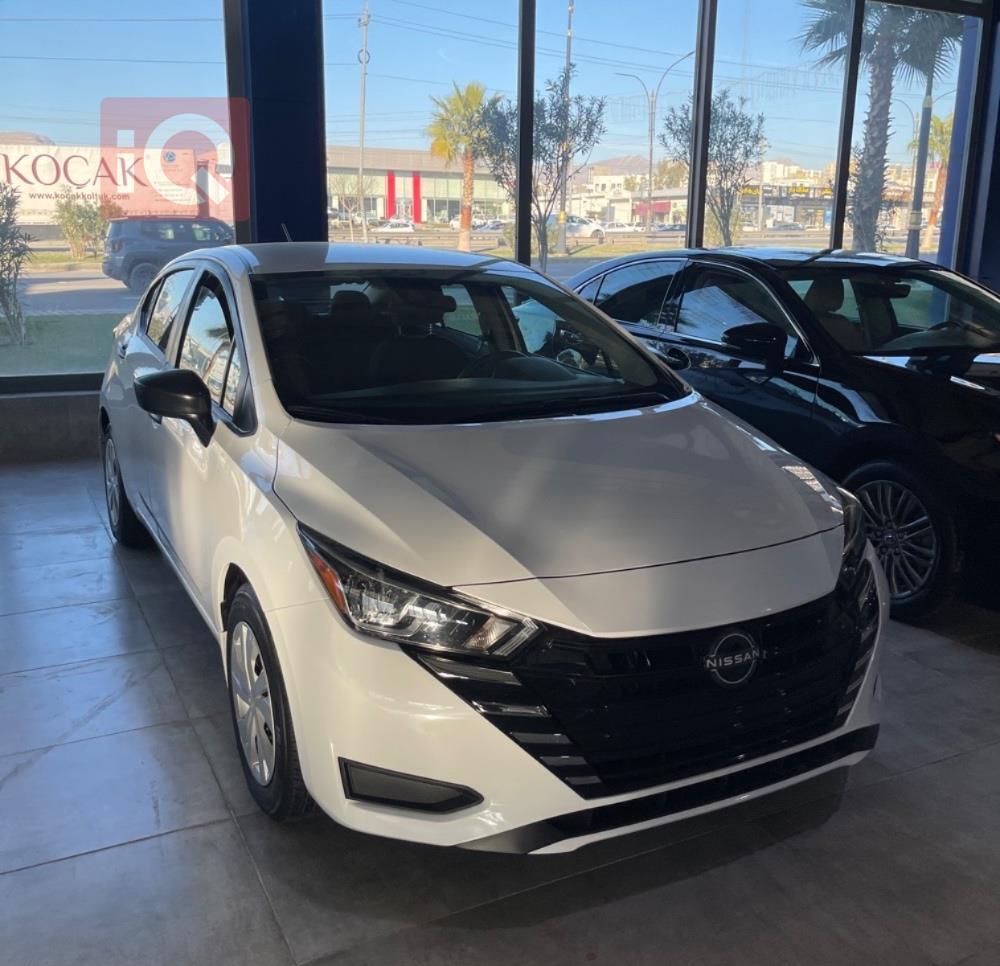 نيسان فيرسا